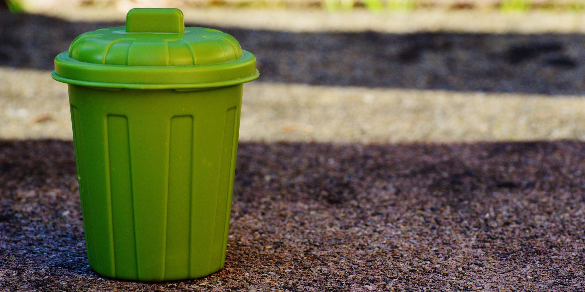 Small yellow bin