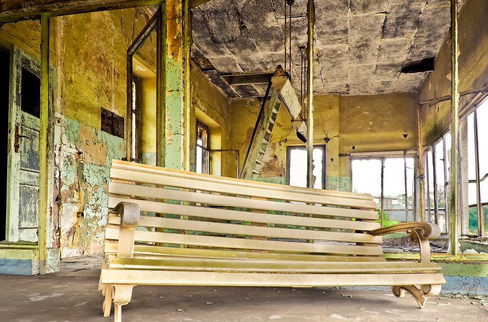 How to Dispose of Unwanted Household Furniture