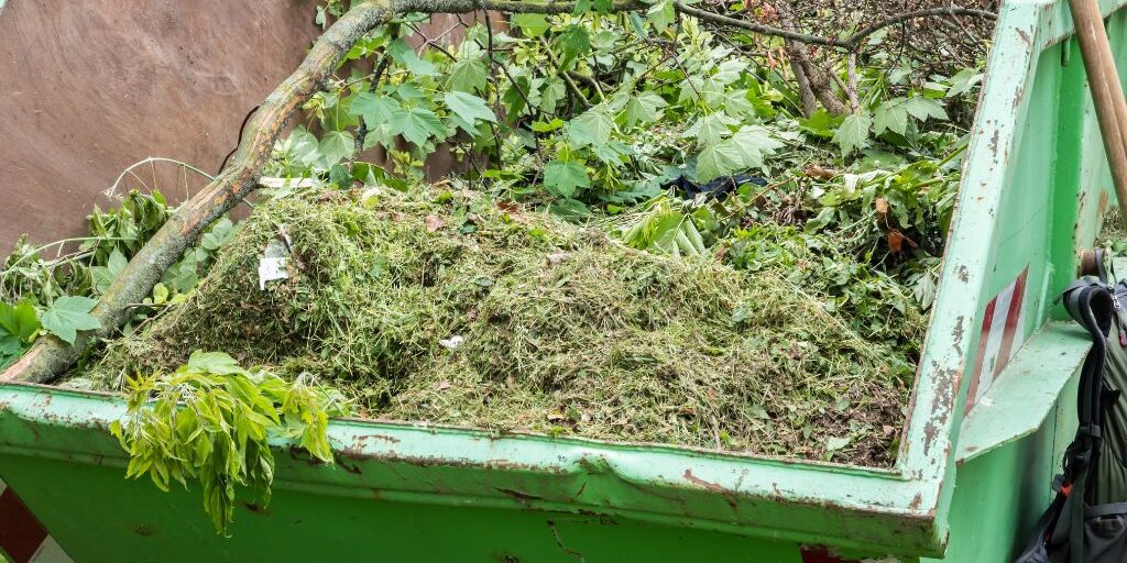 How to Effectively Handle Waste Disposal for Garden Projects